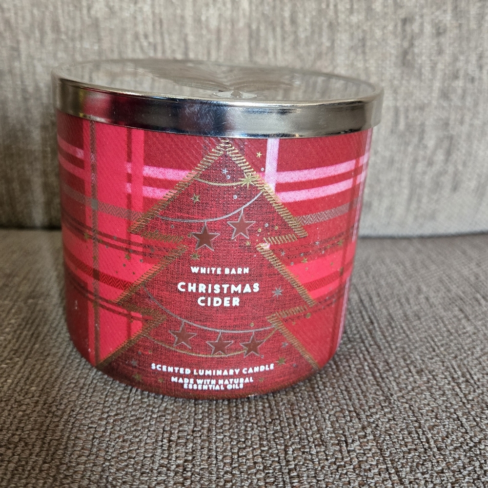 Bath & Body Works / White Barn 3 wick candle - Christmas Cider